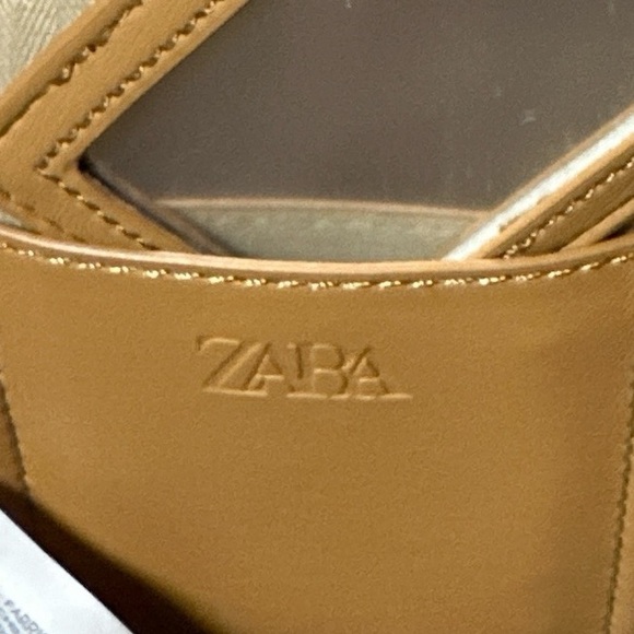 Zara Cosmetics Makeup Bag Toiletry Travel Brown Faux Leather Quilted Mirror - Picture 6 of 6